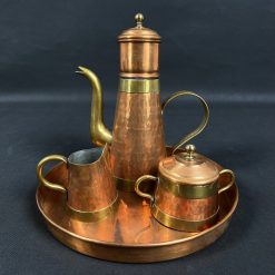 Varinis arbatos servizas su žalvariu