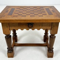 Ąžuolinis šachmatų staliukas 46x61x52 cm