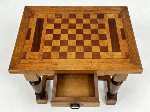 Ąžuolinis šachmatų staliukas 46x61x52 cm