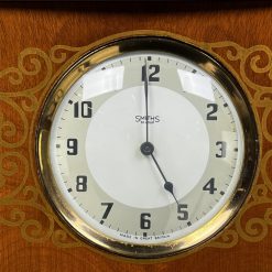 Riešutmedžio vitrina su laikrodžiu 28x91x110 cm