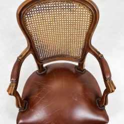 Riešutmedžio krėslas su oda 60x60x90 cm