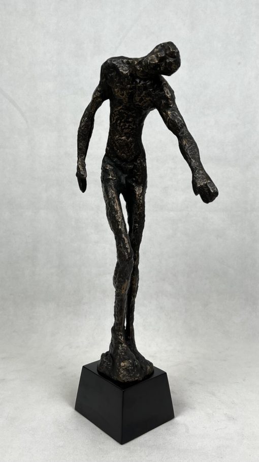 Žmogaus skulptūra 24x24x57cm (turime 2 vnt.)