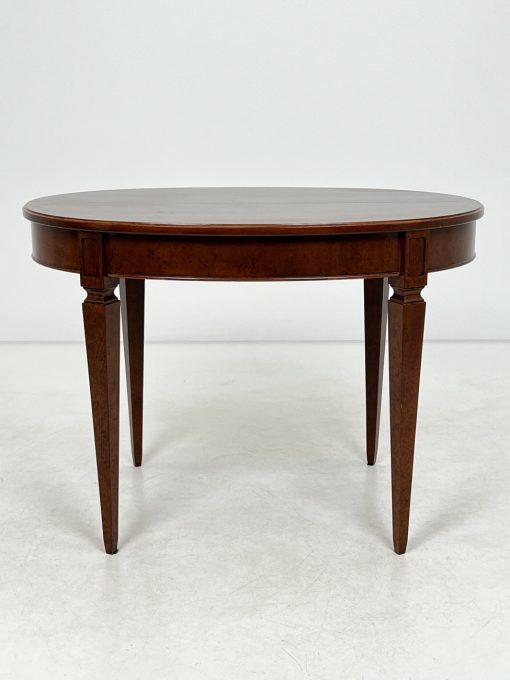Ovalus riešutmedžio stalas 81x110x80 cm
