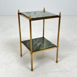 Medinis drožinėtas stalas 56x93x77 cm
