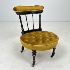 Medinė kėdė su gobelenu 63x53x71 cm