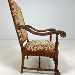 Senovinis drožinėtas krėslas 80x68x112 cm