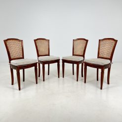 Raudonmedžio kėdės 4 vnt. Komplektas 54x46x91 cm