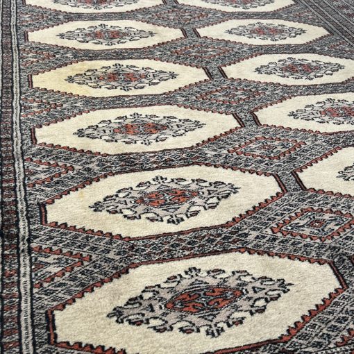 Rankų darbo vilnonis kilimėlis “Bukhara” 126×176 cm