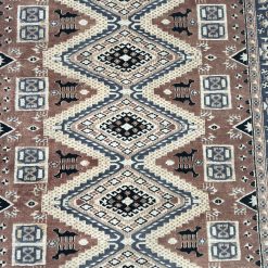 Rankų darbo vilnonis kilimėlis 130×166 cm