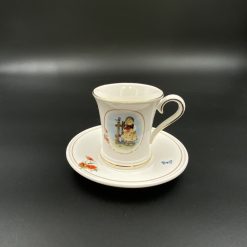 Porcelianinis puodelis su lėkštute. Komplektas “Dweet Greetings” 12x12x2 cm