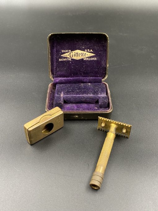 Žalvarinis “Gillette” skustukas 7x9x3 cm