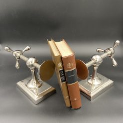 Metaliniai knygų laikikliai “Spaustuvas” 22x12x20 cm