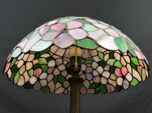 “Tiffany” stiliaus stalinis šviestuvas 42x42x50 cm
