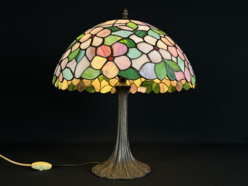 “Tiffany” stiliaus stalinis šviestuvas 42x42x50 cm