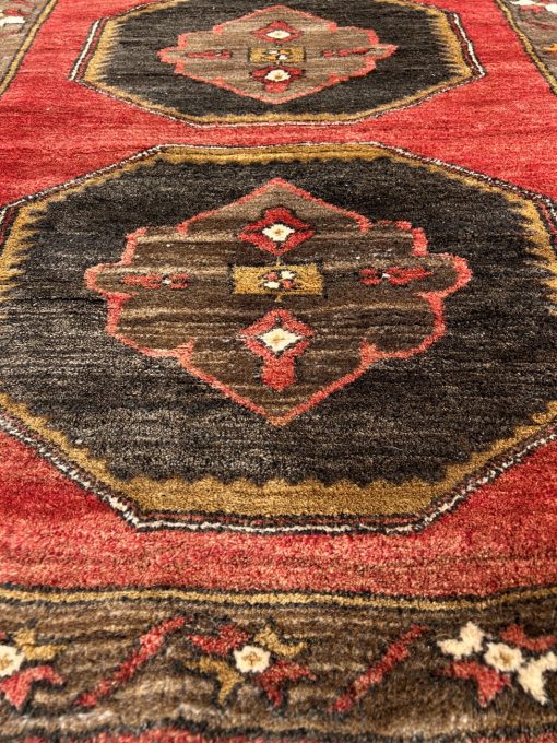 Rankų darbo vilnonis kilimas 101×174 cm