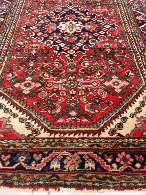 Rankų darbo vilnonis kilimas 112×160 cm