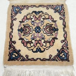 Rankų darbo vilnonis kilimėlis 29×35 cm