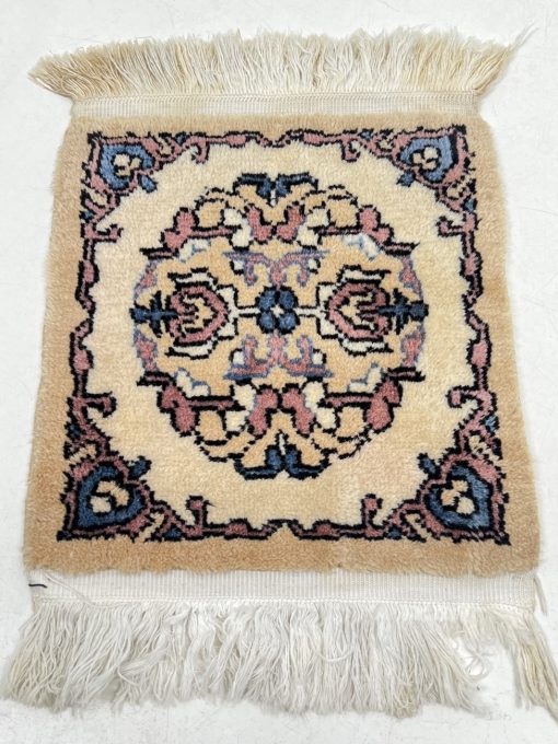 Rankų darbo vilnonis kilimėlis 29×35 cm