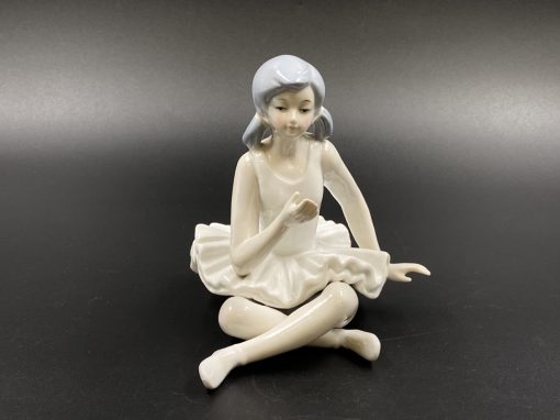 Porcelianinė skulptūra “Balerina” 16x14x15 cm