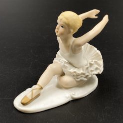 Porcelianinė skulptūra “Balerina” 12x11x11 cm