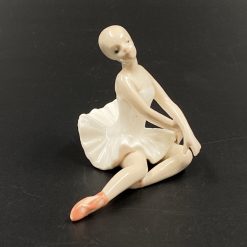 Porcelianinė skulptūra “Balerina” “Porcelana Royal Handcrafted” 11x8x7 cm