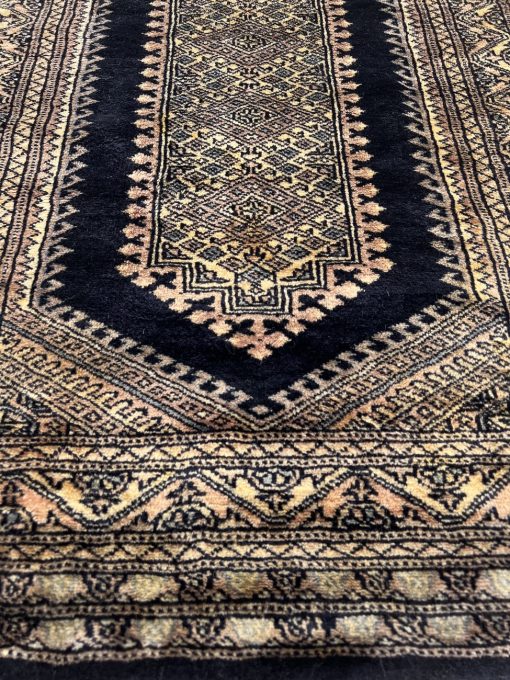 Rankų darbo vilnonis kilimas 78×127 cm