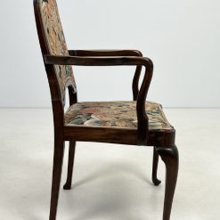 Riešutmedžio krėslas su gobelenu 53x64x104 cm