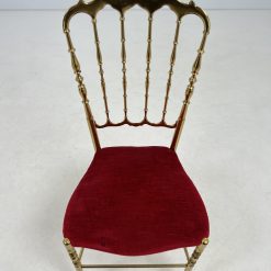 Žalvarinė kėdė su raudonu gobelenu 42x39x93 cm