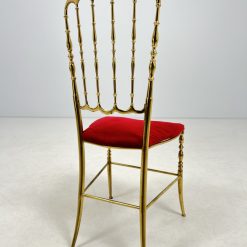 Žalvarinė kėdė su raudonu gobelenu 42x39x93 cm
