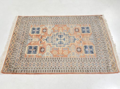 Rankų darbo vilnonis kilimas 126×190 cm