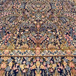 Rankų darbo vilnonis kilimas 147×238 cm