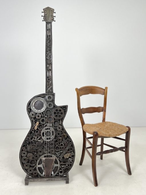 Metalinė skulptūra “Gitara” 40x53x170 cm