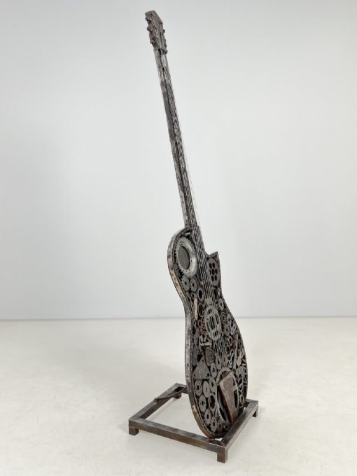 Metalinė skulptūra “Gitara” 40x53x170 cm