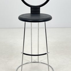 Japonų dizainerio Nobu Tanigava baro kėdė. Modelis “Nardis” 50x50x102 cm, 76 cm