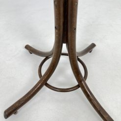 Thonet stiliaus pastatoma kabykla 71x71x190 cm