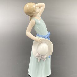 “Lladro” porcelianinė skulptūra 12x10x25 cm