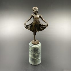 Porcelianinė skulptūra “Balerina” 20x22x18 cm