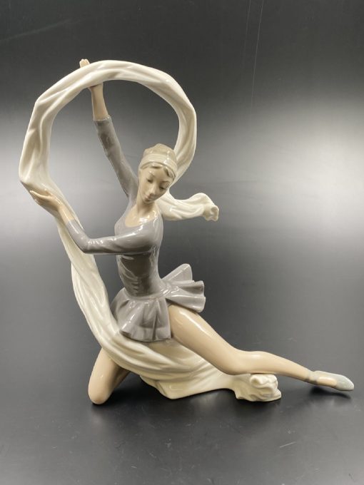 “Nao by Lladro” skulptūra “Balerina” 18x32x34 cm