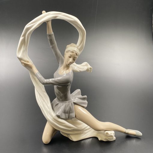 “Nao by Lladro” skulptūra “Balerina” 18x32x34 cm