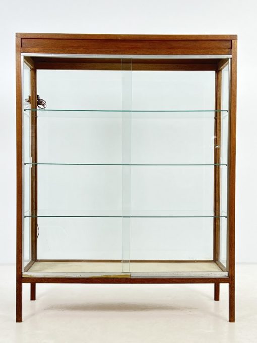 Vitrina 48x123x161 cm