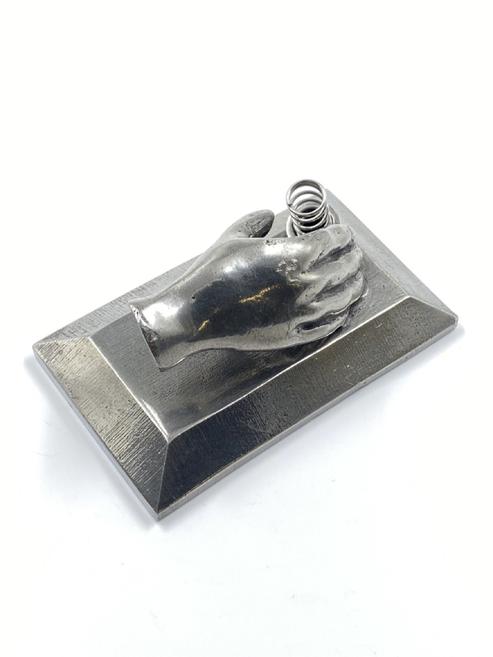 HM0131 rasiklio stovas 8 Rašiklio laikiklis – statula “Ranka” 6x10x4 cm