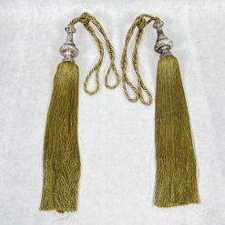 Dekoratyvinių užuolaidų virvių su metalo detale ir kutu 2 vnt. komplektas 8x8x124 cm