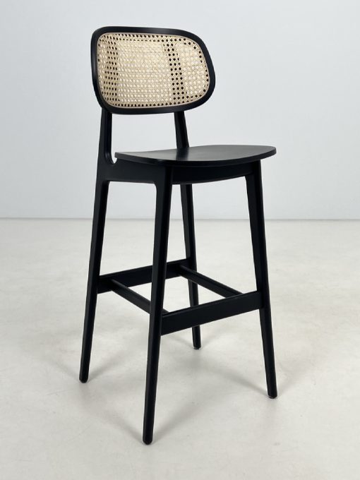 Thonet stiliaus medinė baro kėdė su ratano atlošu 51x47x109 cm, 78 cm