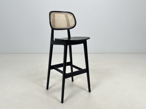 Thonet stiliaus medinė baro kėdė su ratano atlošu 51x47x109 cm, 78 cm