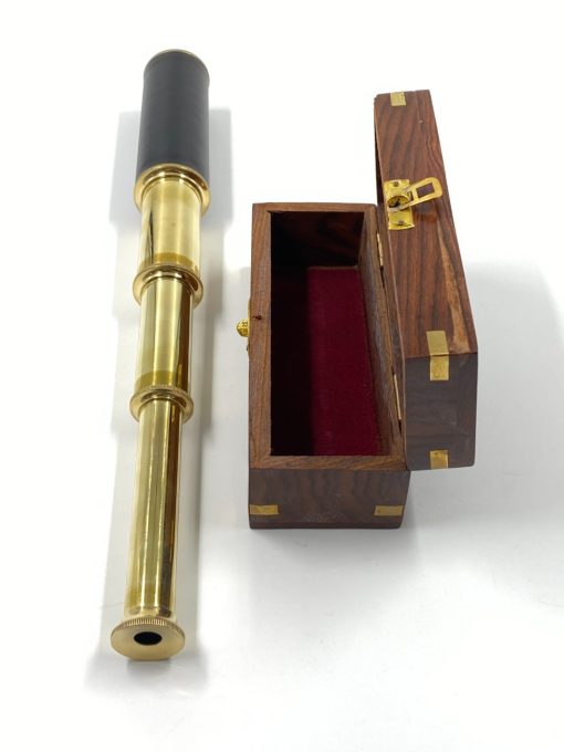 Žalvarinis teleskopas medinėje dėžutėje (teleskopas 14-38x4x4 cm, dėžutė 6,5x17x7 cm