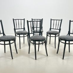 Thonet stiliaus medinė kėdė su gobeleno sėdimąja dalimi 42x41x91 cm, 49 cm
