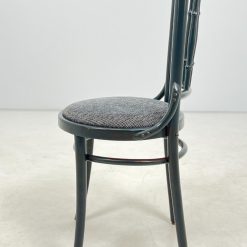 Thonet stiliaus medinė kėdė su gobeleno sėdimąja dalimi 42x41x91 cm, 49 cm