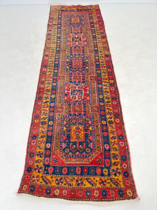 Vilnonis rankų darbo kiliminis takas “Shirwan” 99x331x1,5 cm