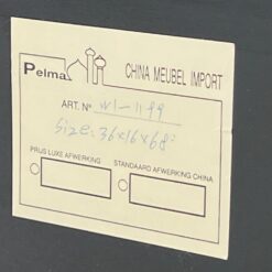 Rytietiška vitrina su žalvario ir perlamutro detalėmis 44x99x177 cm