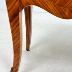 Inkrustuota dviejų stalčių komoda su akmeniniu stalviršiumi ir žalvario detalėmis 42x80x77 cm